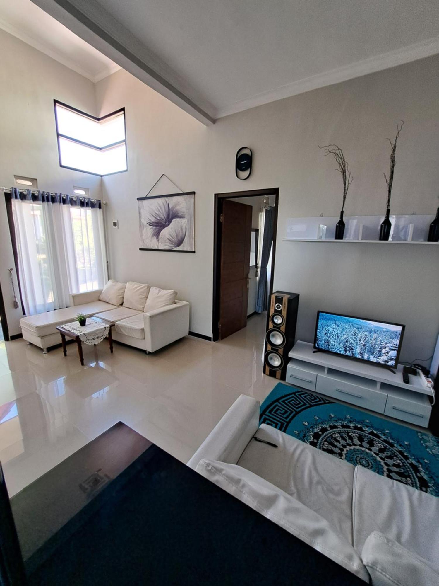 Villa Petit Tour Batu  Exterior photo